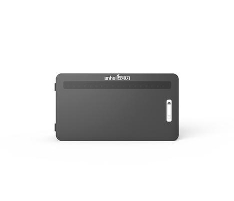 USB 18 Slot Tablet Pengisian Kabinet Dikunci Stasiun Pengisian Ipad 640*360*370mm